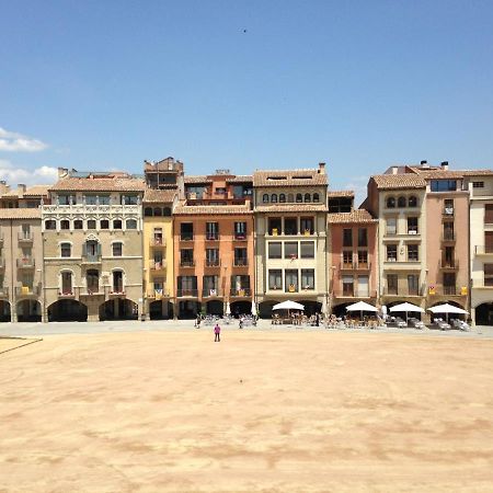 Apartaments Vicus 2 Con Vistas A La Plaza Mayor De Vic Exterior photo