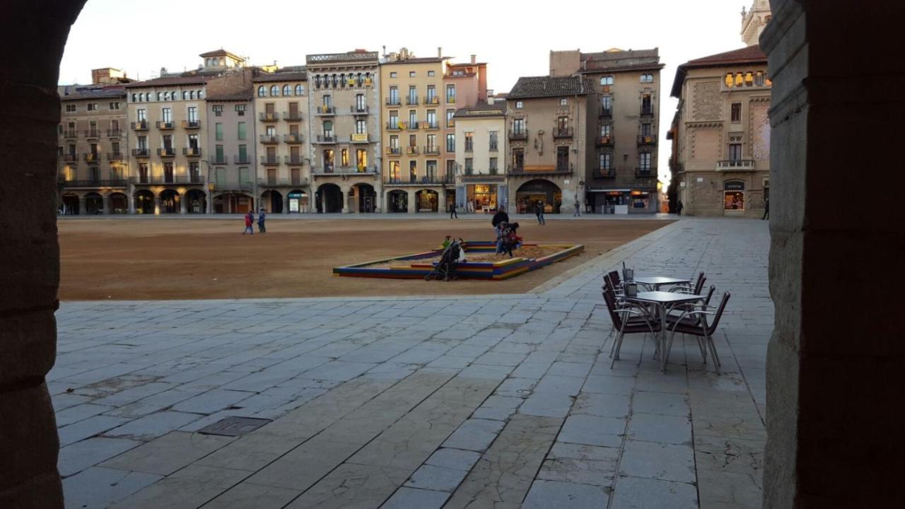 Apartaments Vicus 2 Con Vistas A La Plaza Mayor De Vic Exterior photo