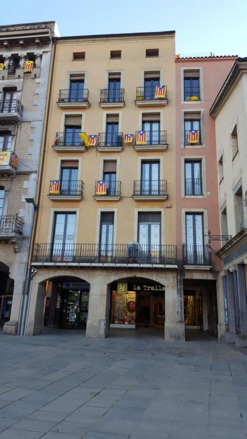 Apartaments Vicus 2 Con Vistas A La Plaza Mayor De Vic Exterior photo
